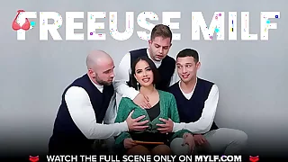 Skinny Blonde Hot MILF Boss Kyaa Chimera Sex With Wage-earner At Work